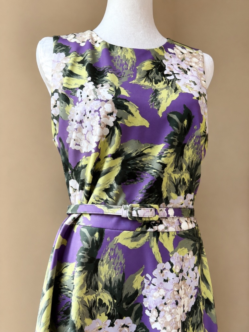 NWT WHBM Hydrangea Jardin Floral Scuba Knit Fit & Flare Dress Size 10 - Picture 4 of 9